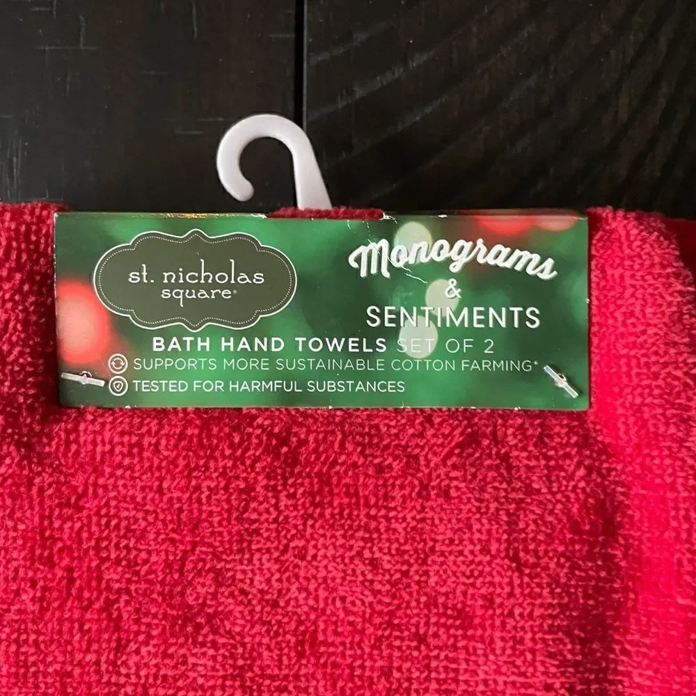 NWT! St. Nicholas Square, 2-Pack, “Mr. & Mrs. Clause” 26” x 25”, Hand Towels.